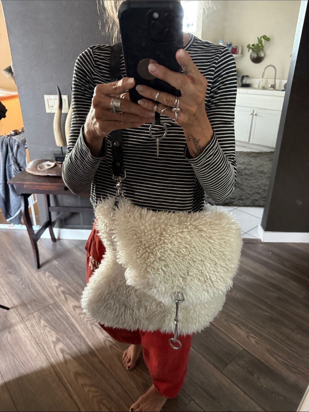 Genuine Sheepskin Shearling Crossbody Bag Oversized with a black Leather Strap - Picture 14 of 15